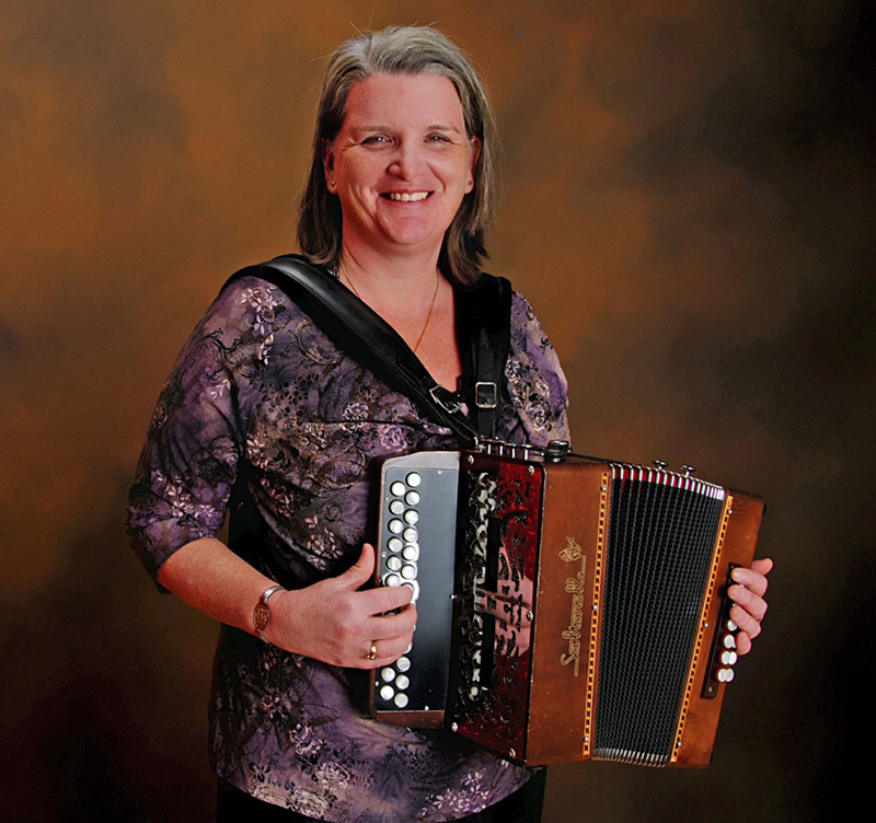 Tara Lynch - accordion